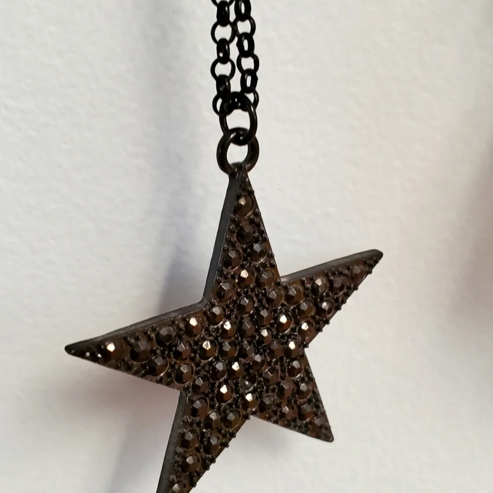 Necklaces - Picture 6 of 8